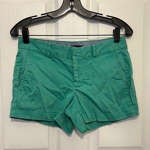 BANANA REPUBLIC Women's Kelly Green Chino Shorts Size 2P